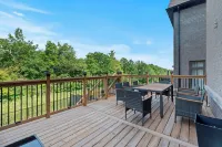 GlobalStay 4 Bedrooms House in Brampton - วิลล่า