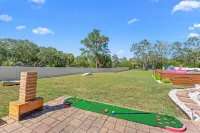 Baileys Bluff Waterfront Escape, Heated Pool near Gulf Island Beaches - 4-Sterne