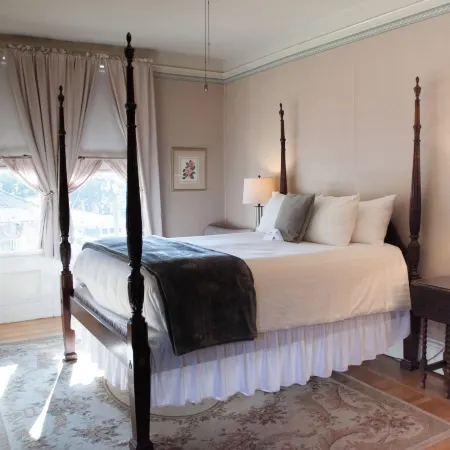 Camellia Inn