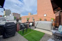 Urban Downtown Roanoke Loft w/ Private Hot Tub - Apartments
