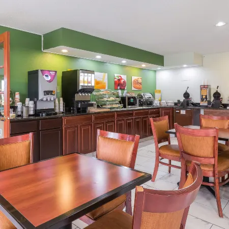 Quality Inn Sycamore - DeKalb