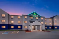 Wingate by Wyndham Oshkosh - Swimmingpools