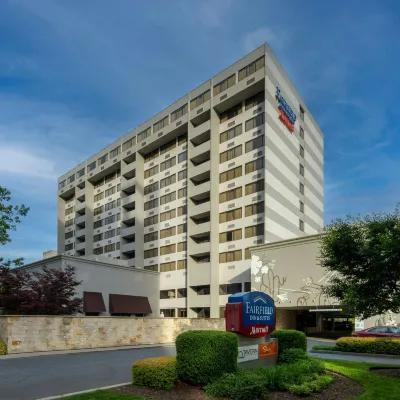 Fairfield Inn & Suites Charlotte Uptown Hotels near Midwood Park