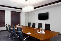 Four Points by Sheraton Hotel & Suites Calgary West - Spa