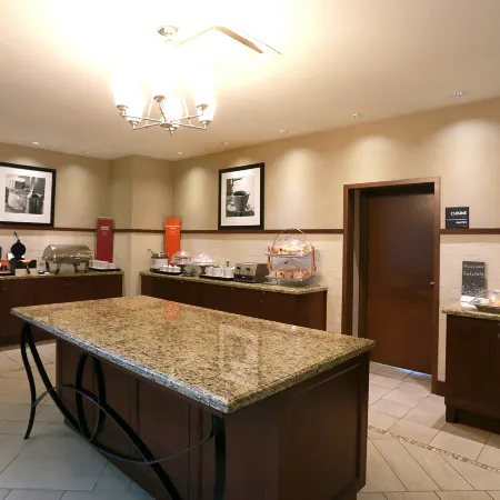 Hampton Inn & Suites by Hilton Laval