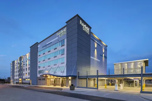 Fairfield Inn & Suites St. Louis Downtown - bar