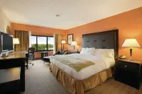 DoubleTree by Hilton Hotel Springfield - Airport Shuttle