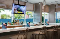SpringHill Suites Miami Doral - bar