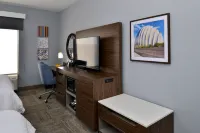 Hampton Inn by Hilton Kansas City Northeast - Breakfast
