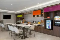 Home2 Suites โดย Hilton Huntsville - พร้อมอาหารเช้า