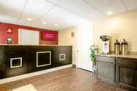 Red Roof Inn Scottsburg - Parkplatz