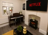 Cardiff Luxury Home • Hot Tub, Sauna & Games Room - Jacuzzi