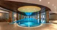 Grand Royale Apartment Complex & Spa - piscina
