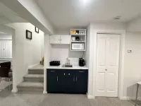 Landmark New & Entire Basement Suite - Bungalows
