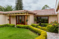 Guayllabamba Estate - Indoor Pool, Jacuzzi & Gym - 2-Star
