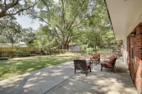 < 2 Mi to Beach! Home w/ Fenced Yard in Gulfport - 3 stelle