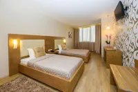 Sky Hotel Tirana Hotel berhampiran Resurrection of Christ Orthodox Cathedral