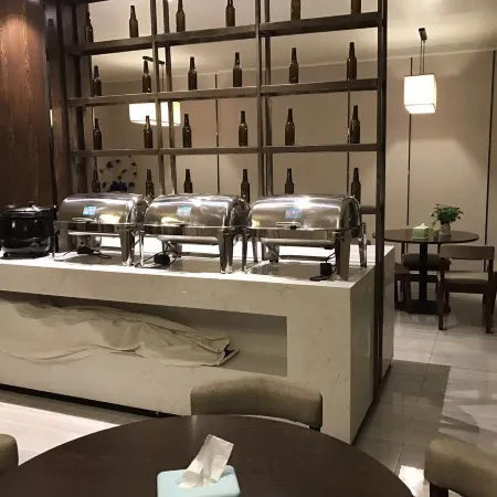 Happy Business Hotel (Chuzhou North Station Branch)