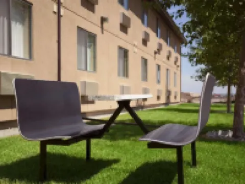 Super 8 by Wyndham Conrad コンラッドのホテル