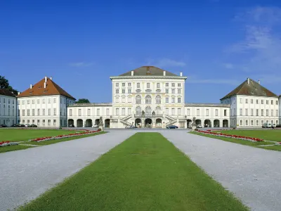 Ibis Muenchen Garching Отели рядом с достопримечательностью «Fahrschule Weimar»