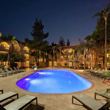 Embassy Suites by Hilton Phoenix Tempe