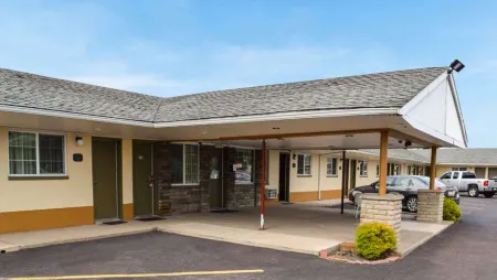 Relax Inn Bloomsburg Отели в г. Скотт