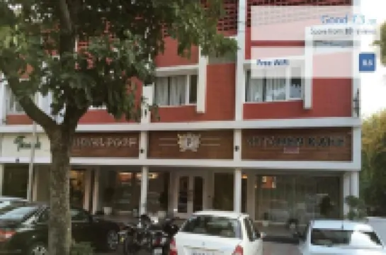 Hotel Posh Hotel dekat Open Hand Monument