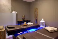 Grand Hotel Des Sablettes Plage, Curio Collection By Hilton - spa