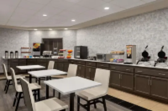 Comfort Inn & Suites Greenville Near East Carolina University