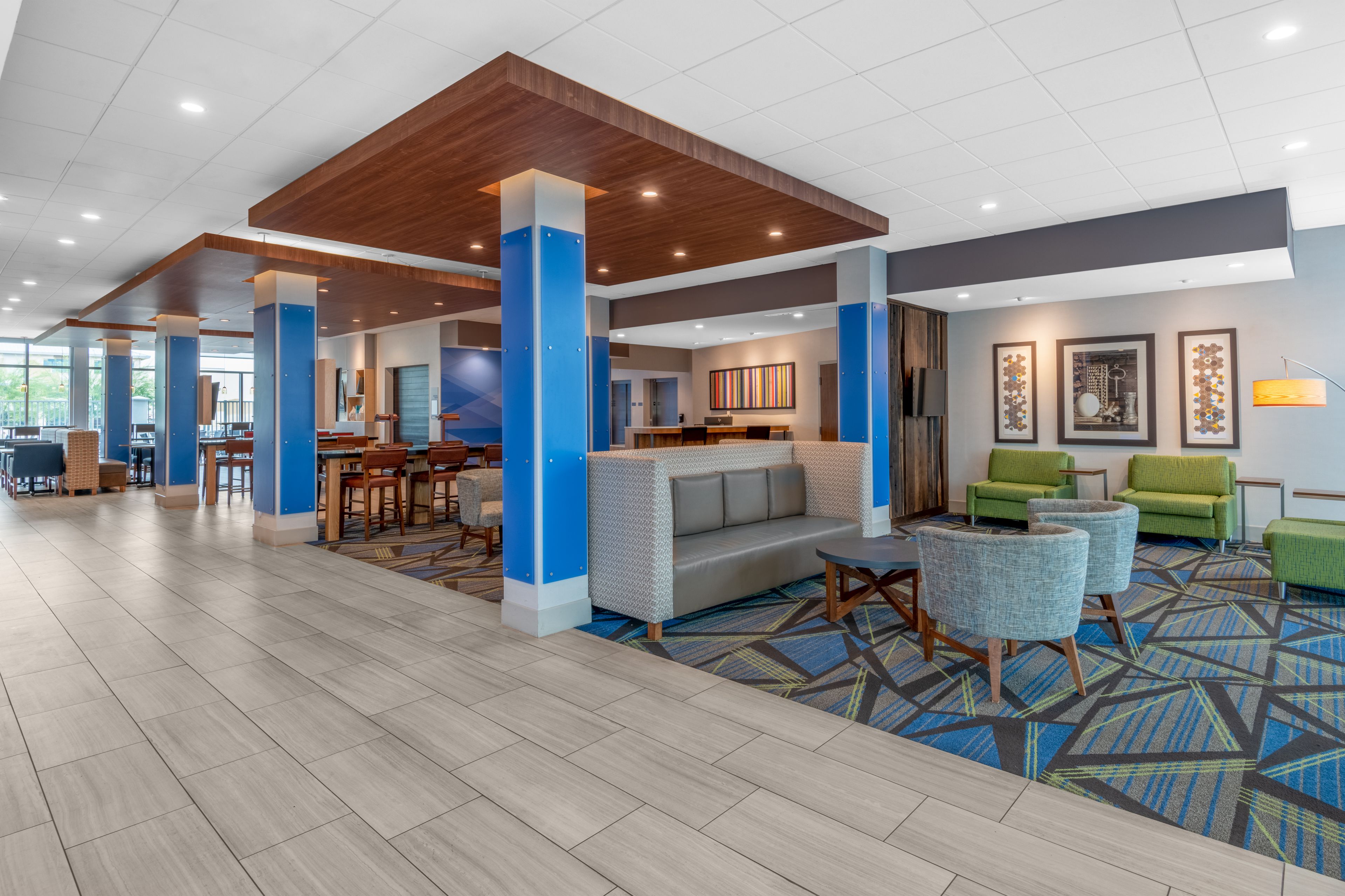 Holiday Inn Express & Suites Phoenix - Airport North, an Ihg Hotel