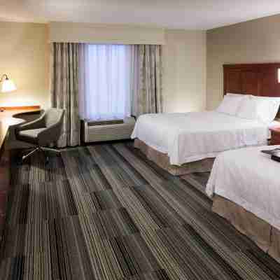 Hampton Inn & Suites Davenport Rooms