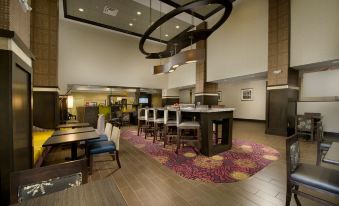 Hampton Inn & Suites Buffalo/Airport