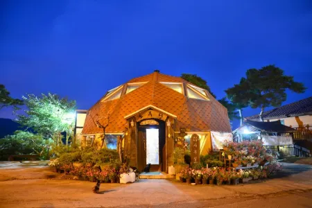 Jangseong Hwangtoseong Pension Отели в г. Чансон