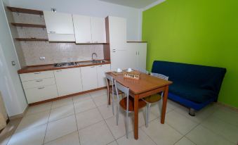 Ferienwohnung "ulivo" Mit Pool Und Privatstrand