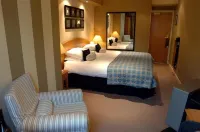 Hotel Manor Windsor Hotels in Old Windsor