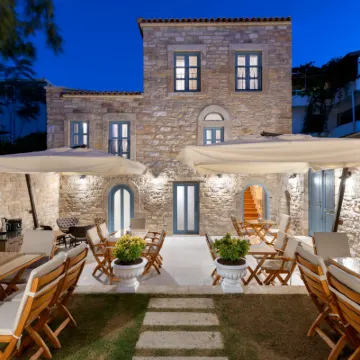 EFLIN HAUS Historical Place & Monument Hotels near Cesme Otobus Terminali