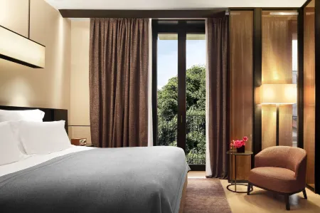 Bvlgari Hotel Milano Отели рядом с достопримечательностью «Миланский университет Бикокка»
