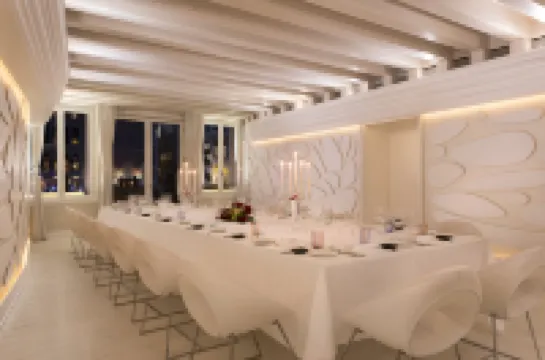 ซินา เซนจูเรียนพาเลซ