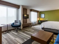 Holiday Inn Express & Suites DETROIT - FARMINGTON HILLS by IHG Hotels in Oakland County