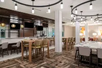 Hilton Garden Inn Brunswick - breakfast