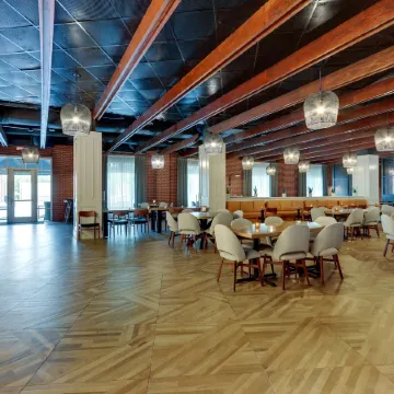 The Chattanoogan Hotel, Curio Collection by Hilton
