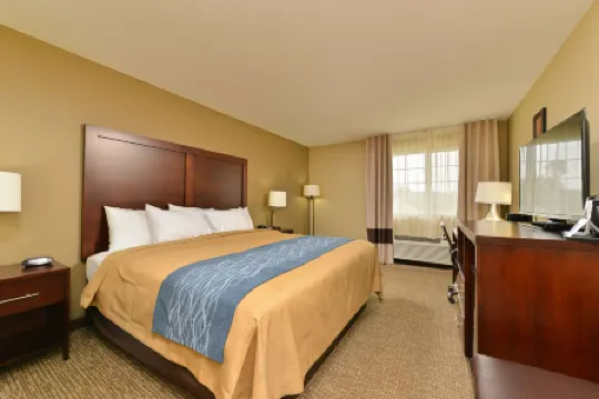Days Inn & Suites by Wyndham Manheim Lebanon