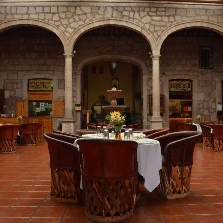 Howard Johnson by Wyndham Morelia Calle Real
