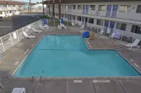 Motel 6 Indio, CA - Palm Springs - Pools