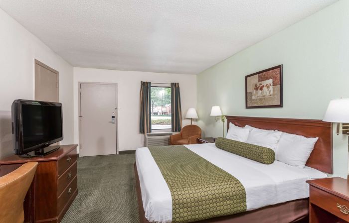 Days Inn by Wyndham Raleigh Glenwood-Crabtree