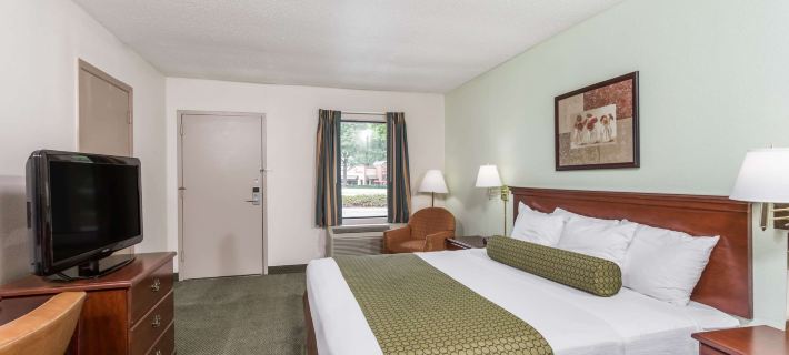 Days Inn by Wyndham Raleigh Glenwood-Crabtree Hotels in Wake County