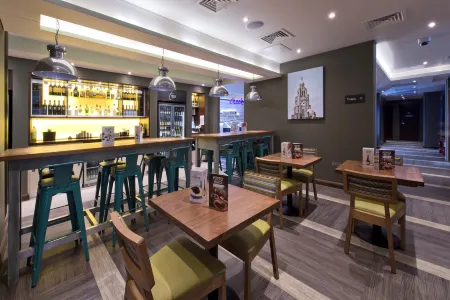 Premier Inn Liverpool City (Lime Street) Отели рядом с достопримечательностью «Viewing Area L.F.C Anfield Stadium»