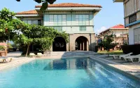 Las Casas Filipinas de Acuzar - С бассейном