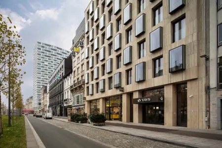 Yays Antwerp Opera by Numa