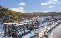 楊洋哈佐岱康託飯店旅館 襄陽衝浪海灘附近的飯店